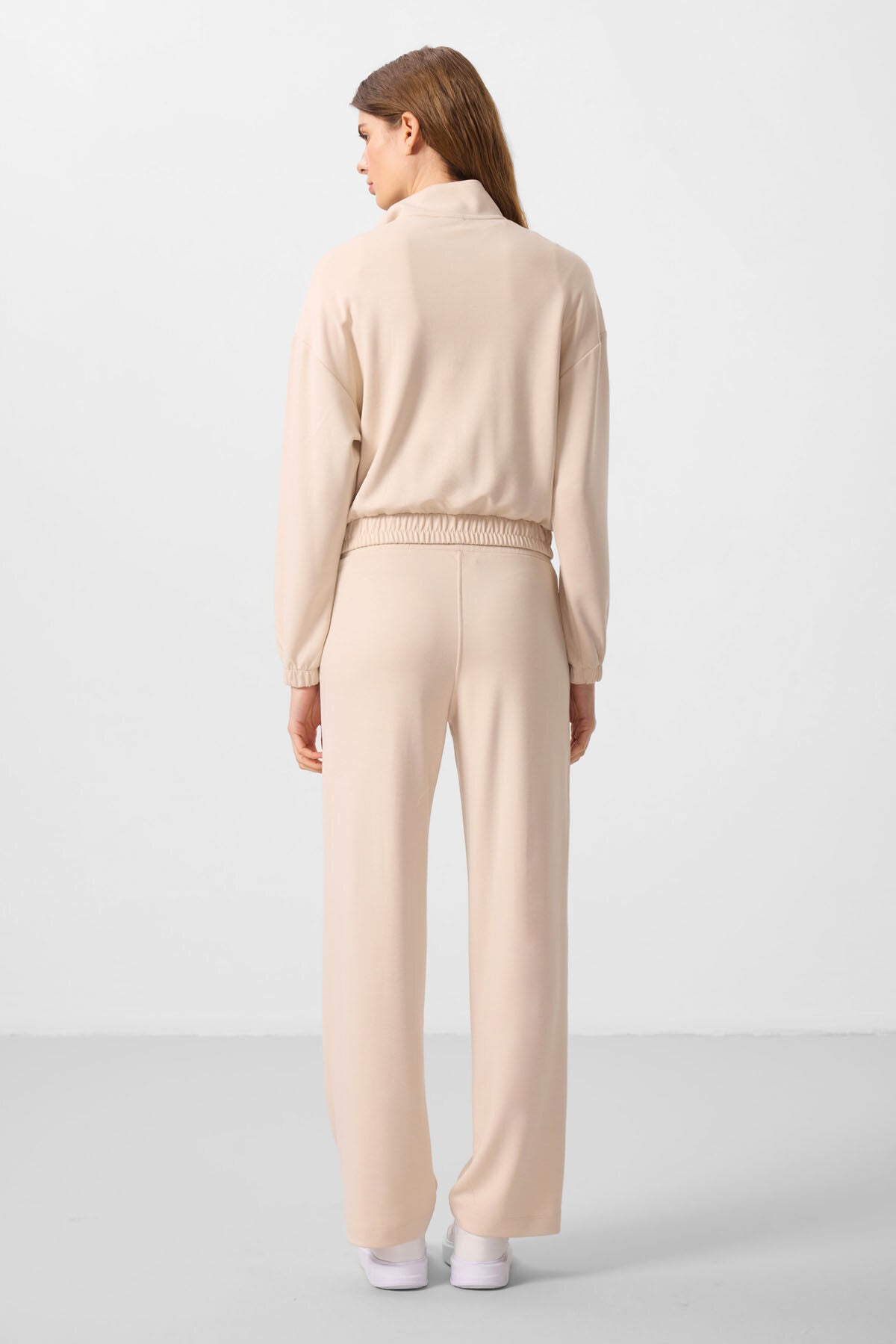 Image of Bej Yumuşak Dokulu Dik Yaka Oversize Lastikli Kadın Eşofman Takım - 95349