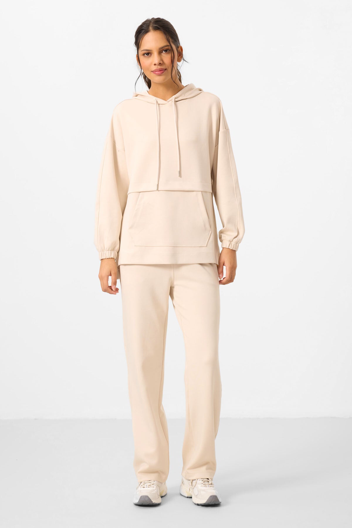 Image of Bej Yumuşak Dokulu Kapüşonlu Oversize Kadın Eşofman Tunik Takım - 95348