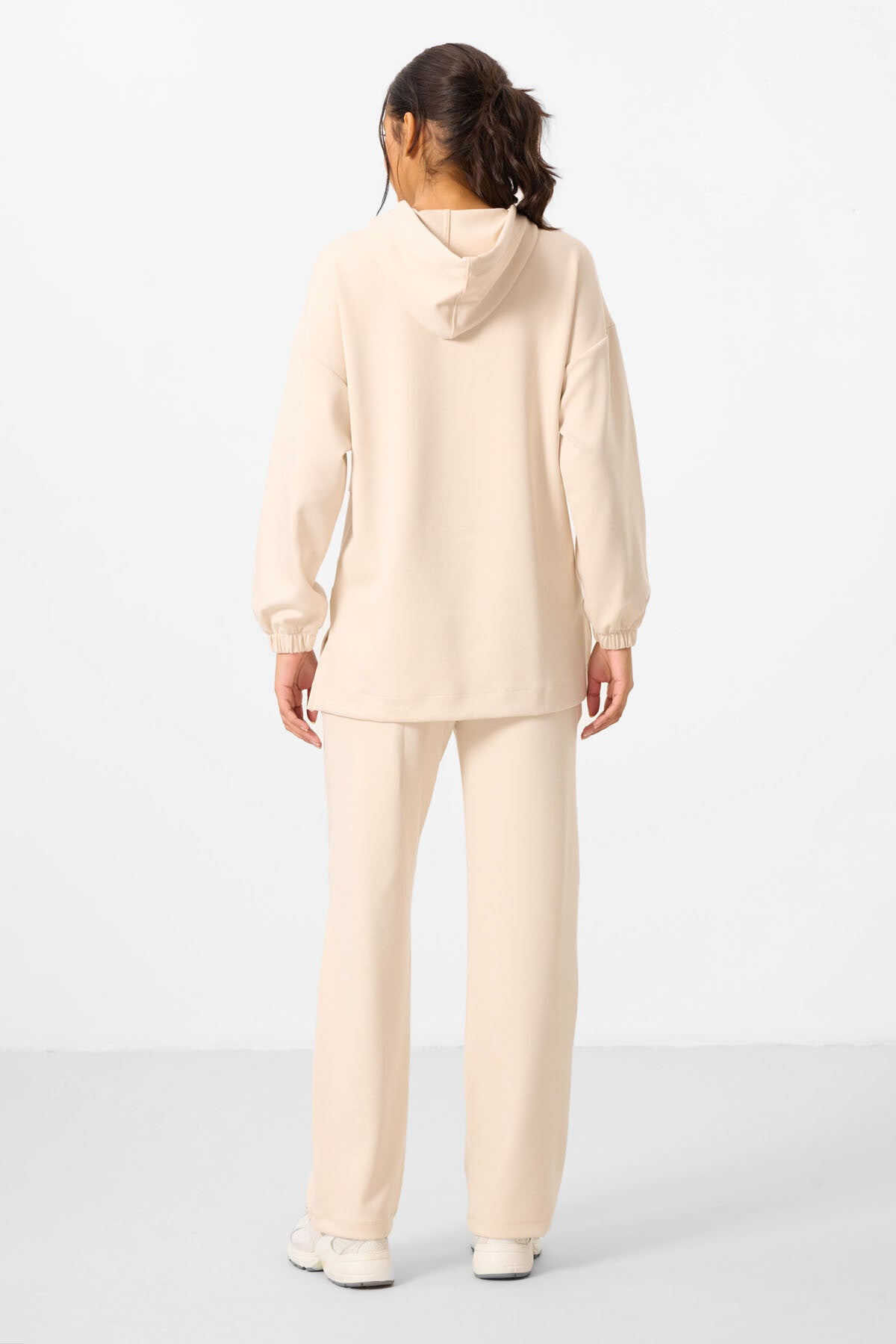 Image of Bej Yumuşak Dokulu Kapüşonlu Oversize Kadın Eşofman Tunik Takım - 95348