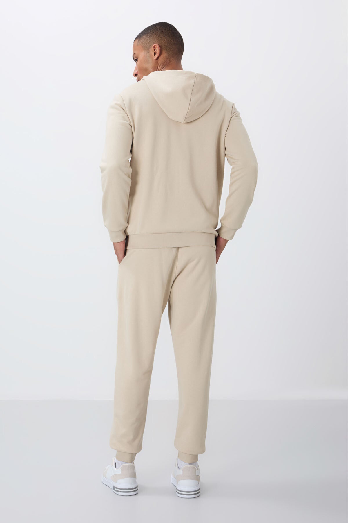 Image of Trening bărbătesc bej, compact, din bumbac gros, texturat, cu glugă, croială confortabilă - 85262