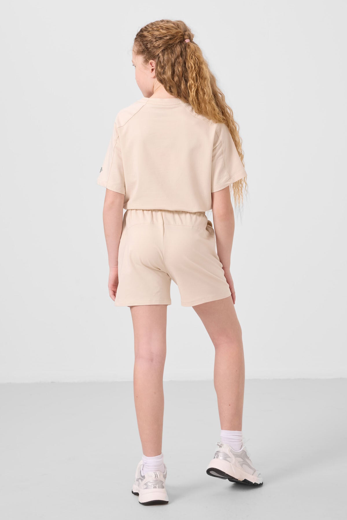 Image of Bej Pamuklu Yumuşak Dokulu Standart Fit Basic Kız Çocuk Şort Takım - 75184