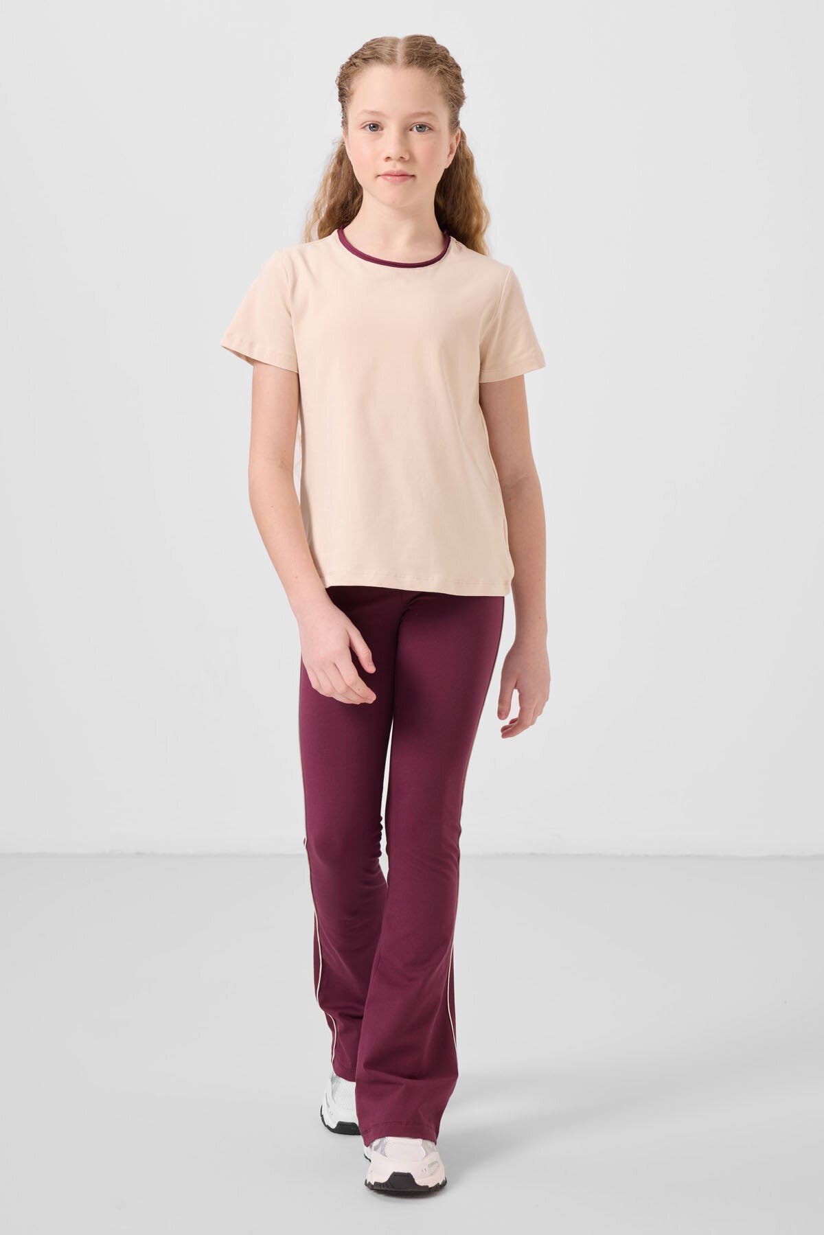 Image of Bej-Bordo Pamuklu O Yaka Standart Fit Basic İspanyol Paça Kız Çocuk Tayt Takım - 75192