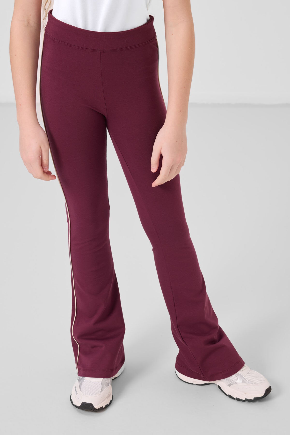 Image of Bej-Bordo Pamuklu O Yaka Standart Fit Basic İspanyol Paça Kız Çocuk Tayt Takım - 75192