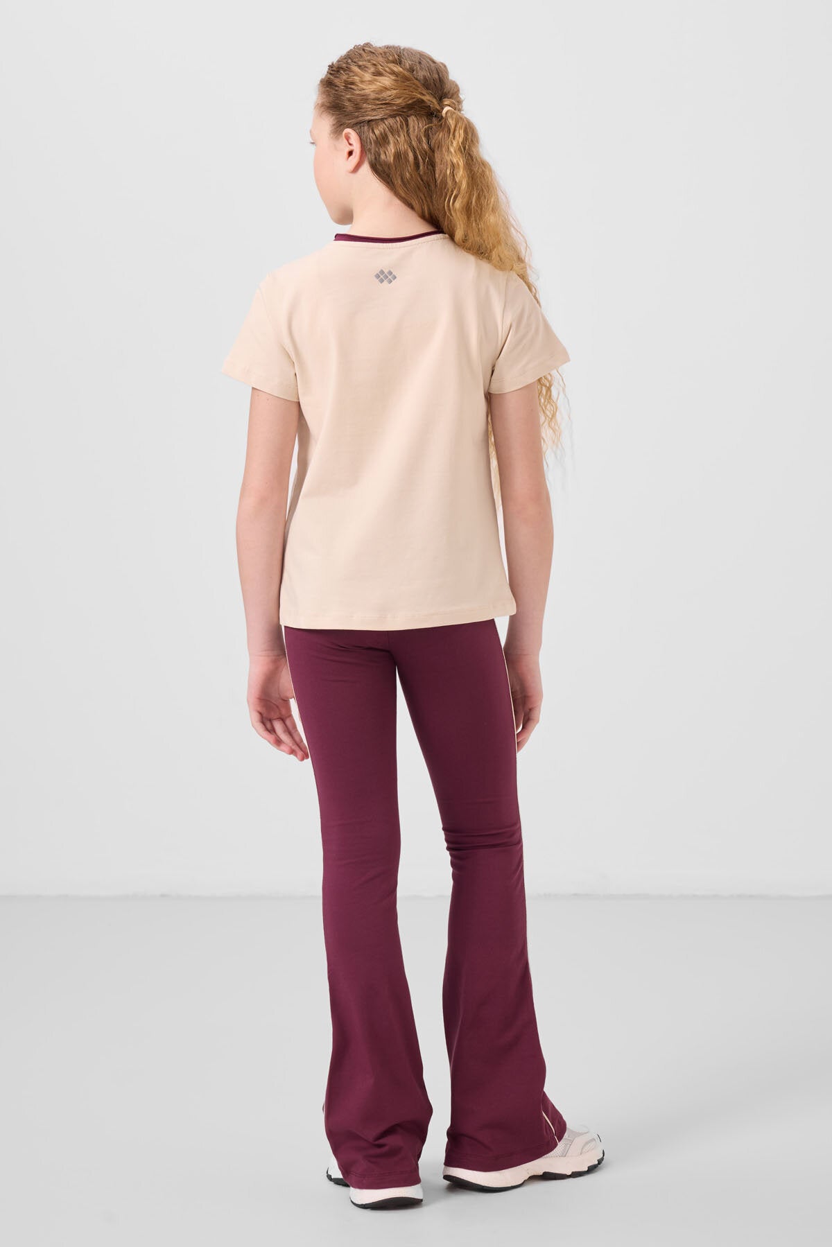 Image of Bej-Bordo Pamuklu O Yaka Standart Fit Basic İspanyol Paça Kız Çocuk Tayt Takım - 75192