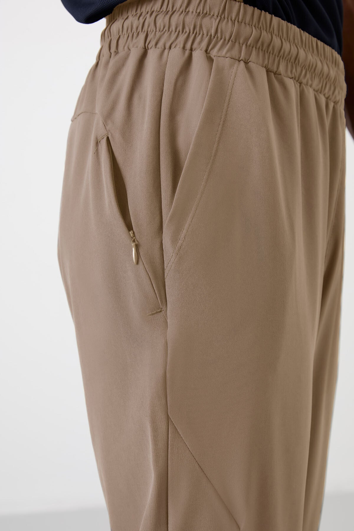 Image of Bej İnce Yumuşak Comfort Fit Erkek Eşofman Alt - 82119