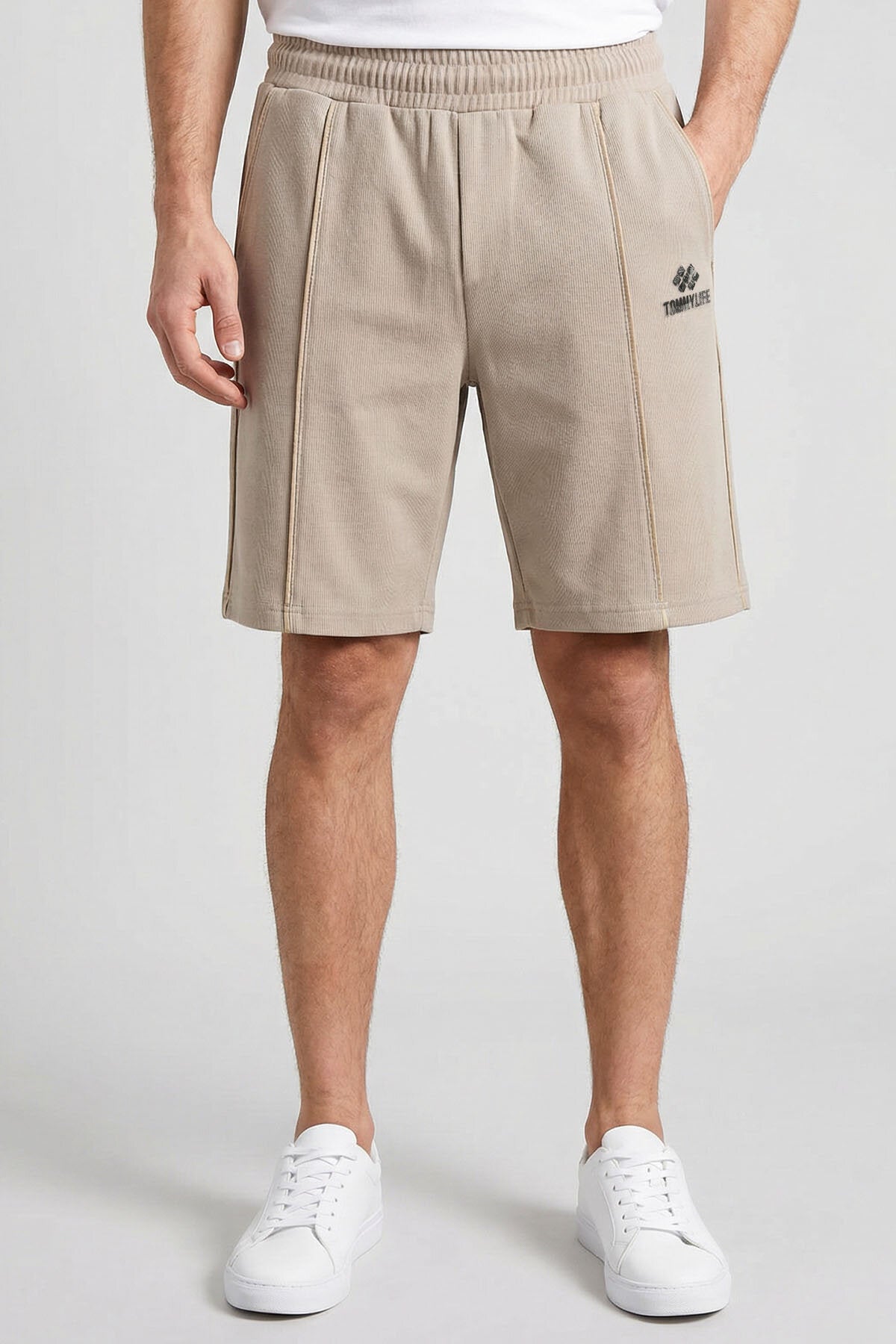 Image of Bej Oversize Fit Basic Ön Dikiş Detaylı Erkek Şort - 81283