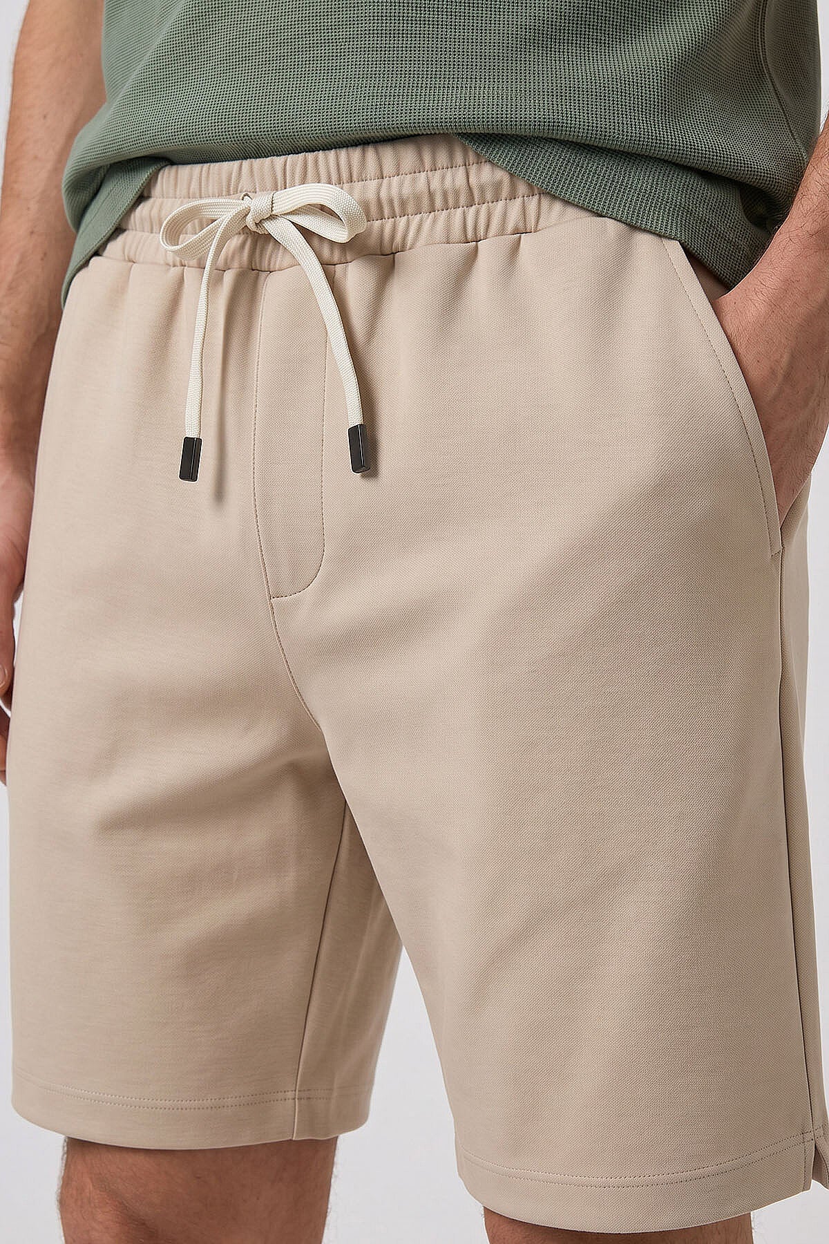 Image of Bej Standart Fit Basic Arka Cepli Erkek Şort - 81314