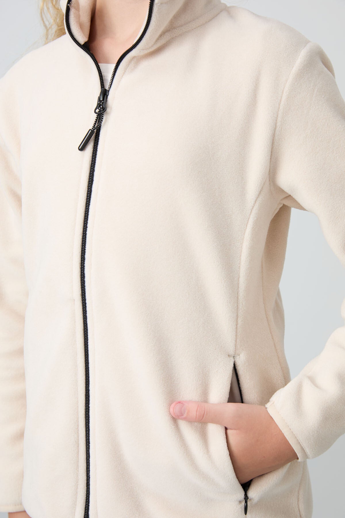 Image of Bej Kalın Yumuşak Dokulu Standart Fit Nakışlı Polar Kız Çocuk Sweatshirt - 75154
