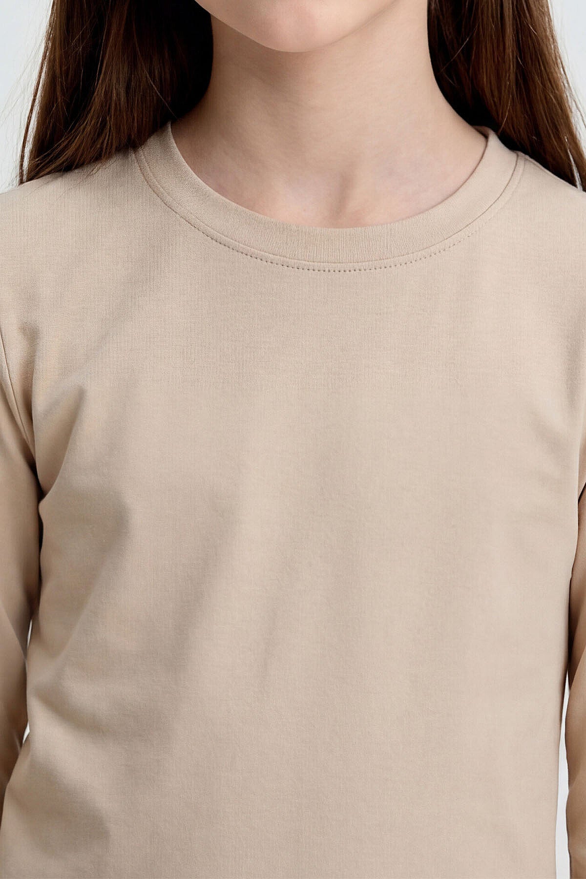 Image of Tricou bej cu guler rotund, croială standard, unisex, mânecă lungă, model simplu, pentru copii - 11329