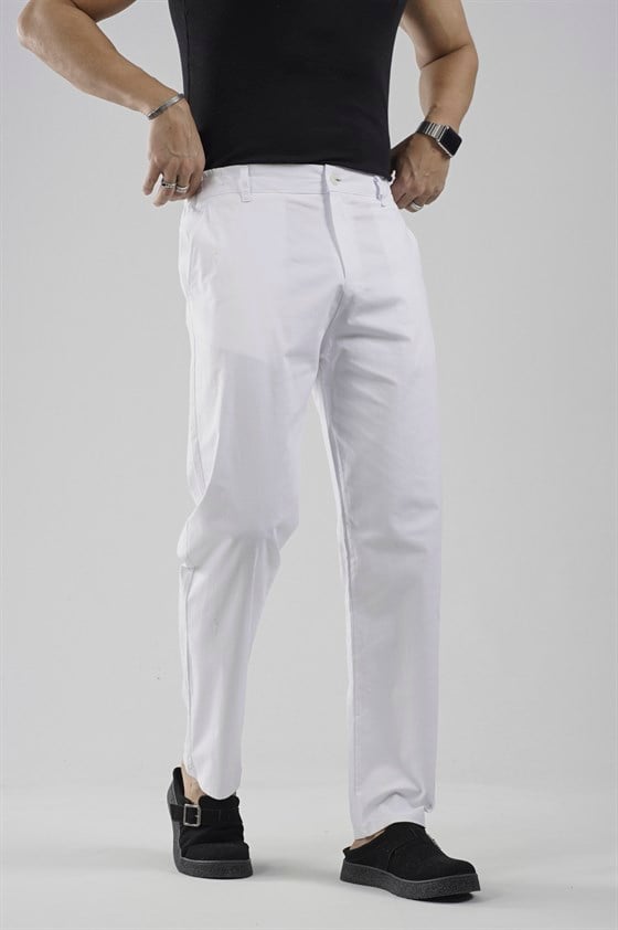 Image of Men's Regular Fit Chino Lycra Pants with Elastic Waistband