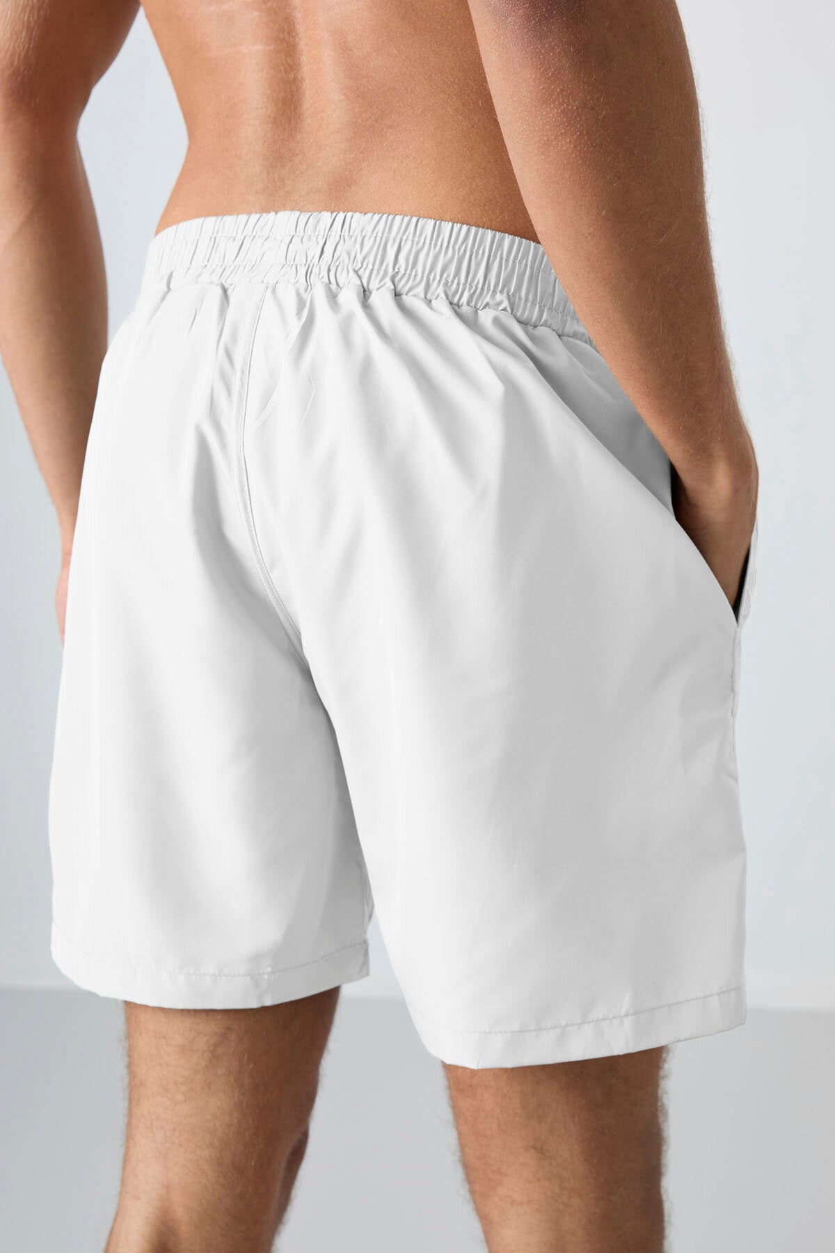 Image of Pantaloni scurți de baie albi pentru bărbați, cu uscare rapidă, croială standard - 81237