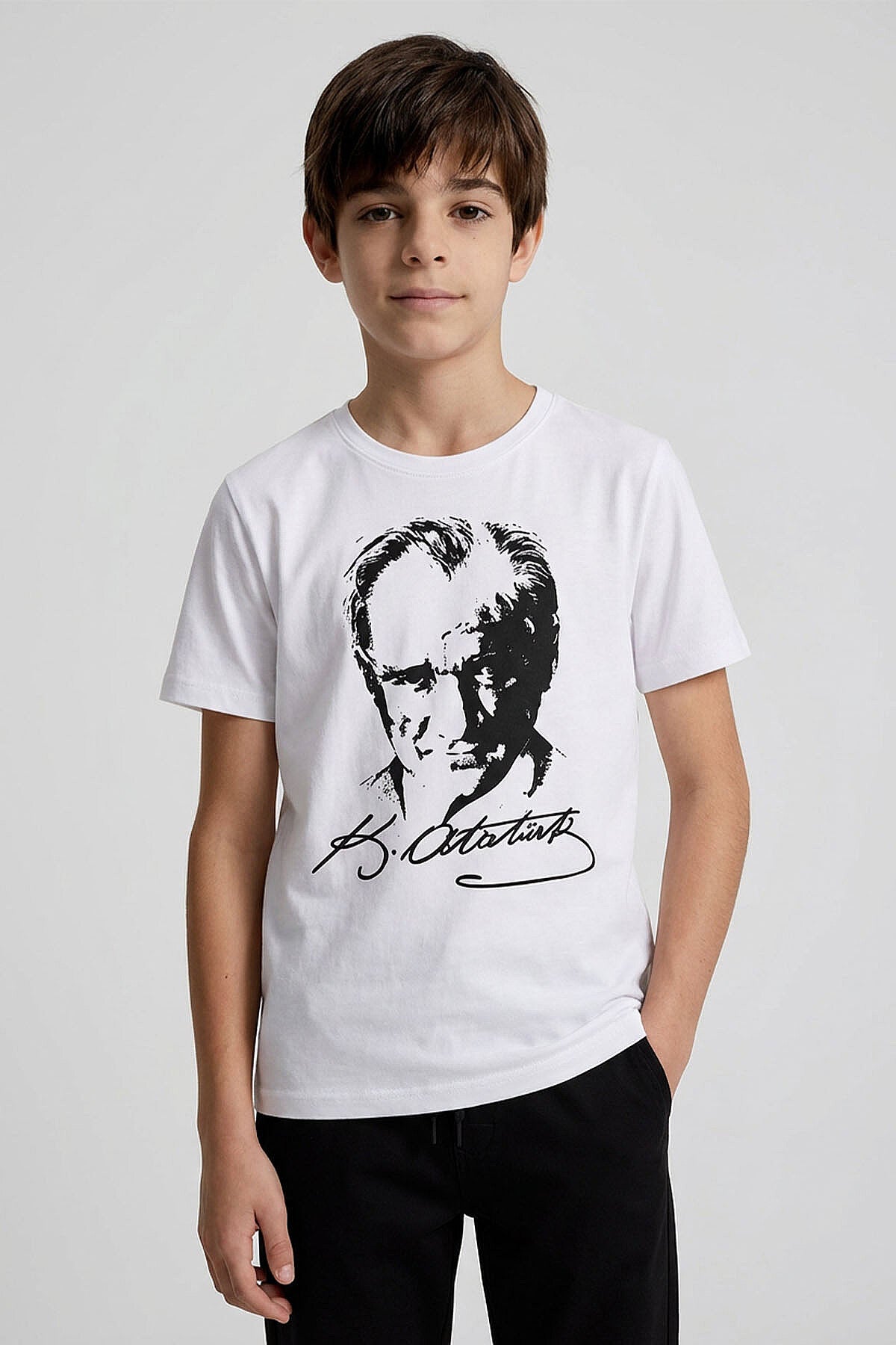 Image of Beyaz Atatürk Baskılı Unisex Çocuk T-Shirt - 11332