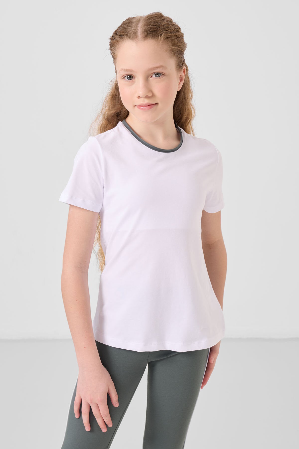 Image of Set de colanți pentru fete, alb-kaki, cu guler rotund, croială standard, evazați, din bumbac - 75192