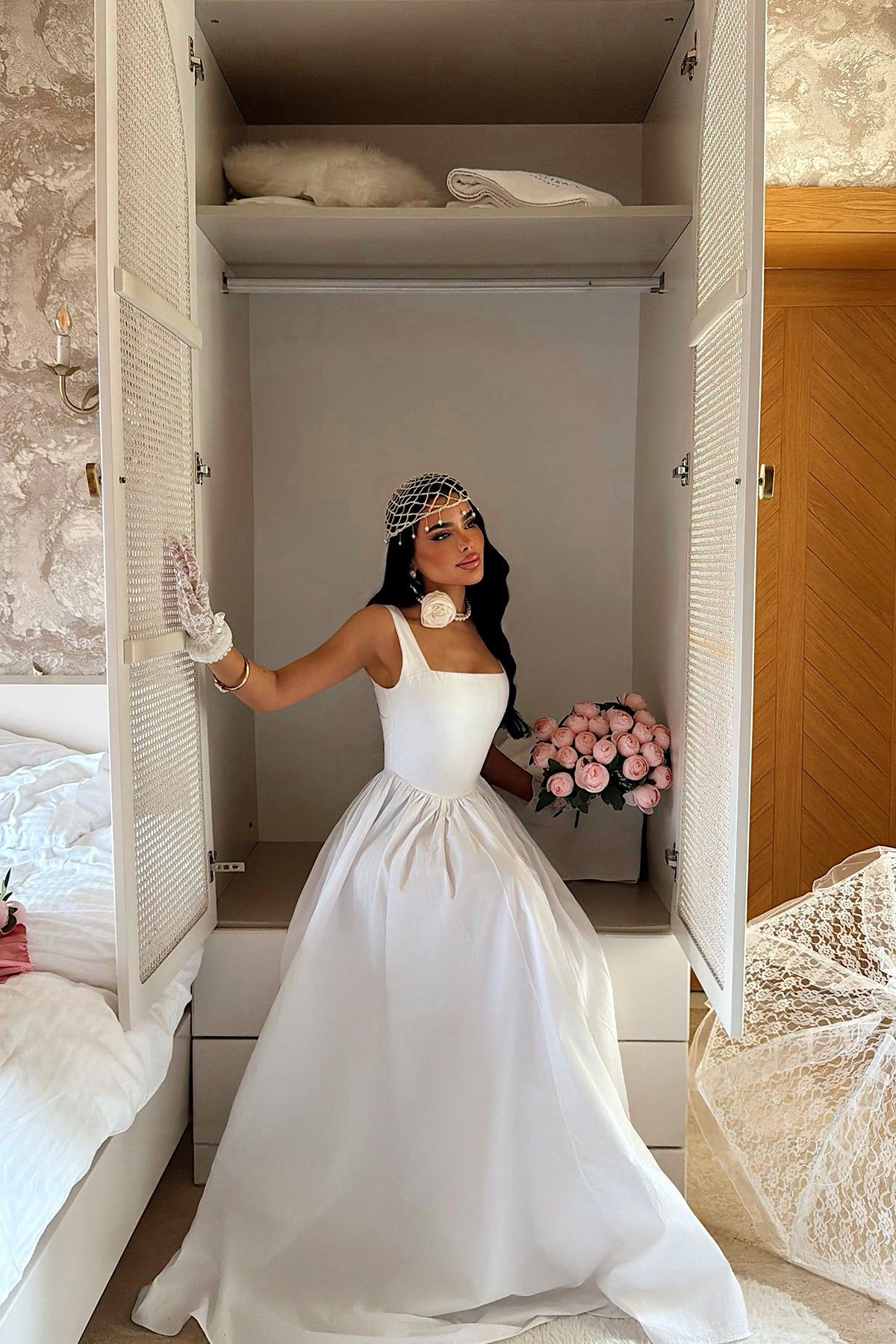 Image of Beyaz Kare Yaka Askılı Uzun Elbise ATE-4189