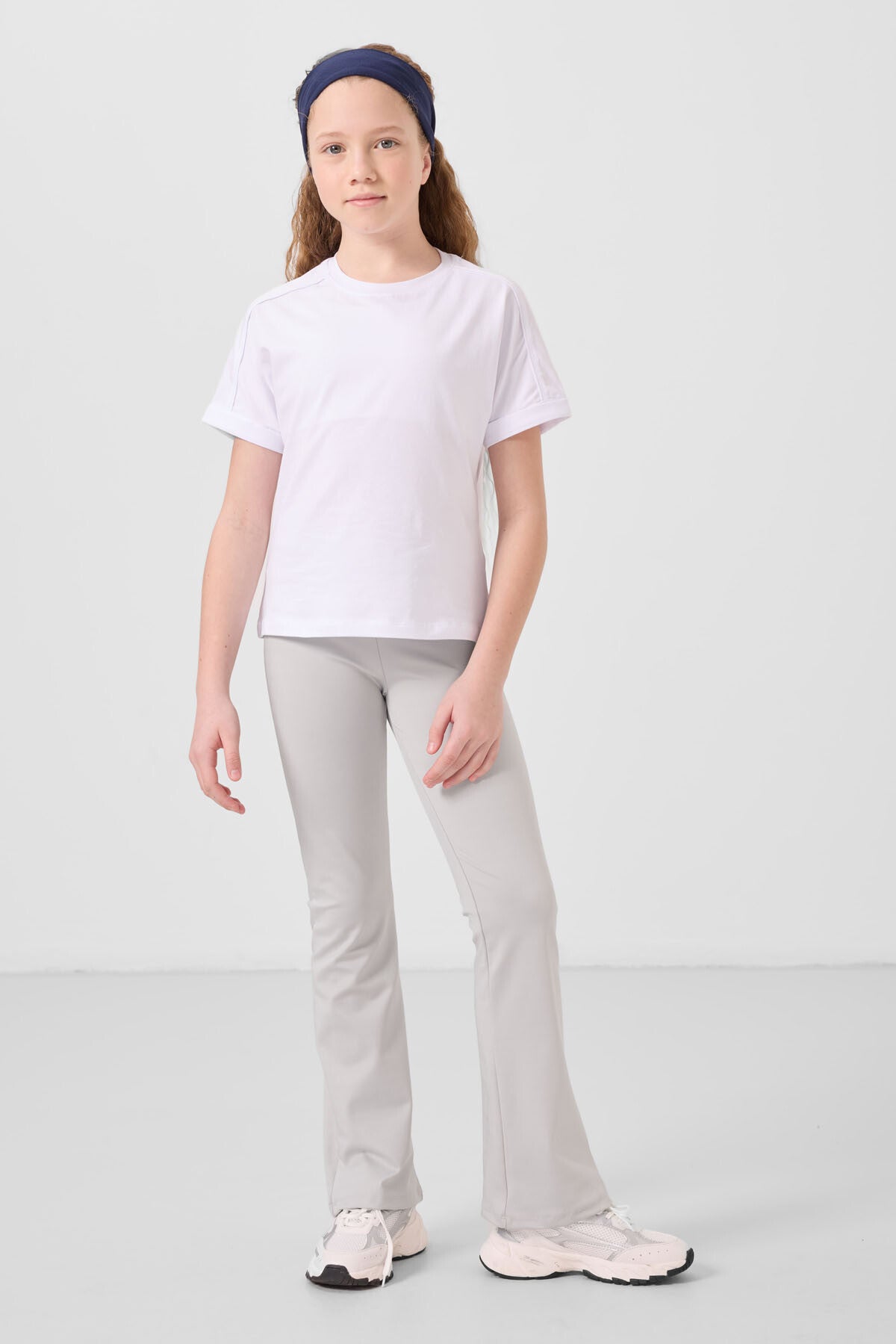Image of Beyaz Pamuklu O Yaka Oversize Fit Basic Kız Çocuk T-Shirt - 75182