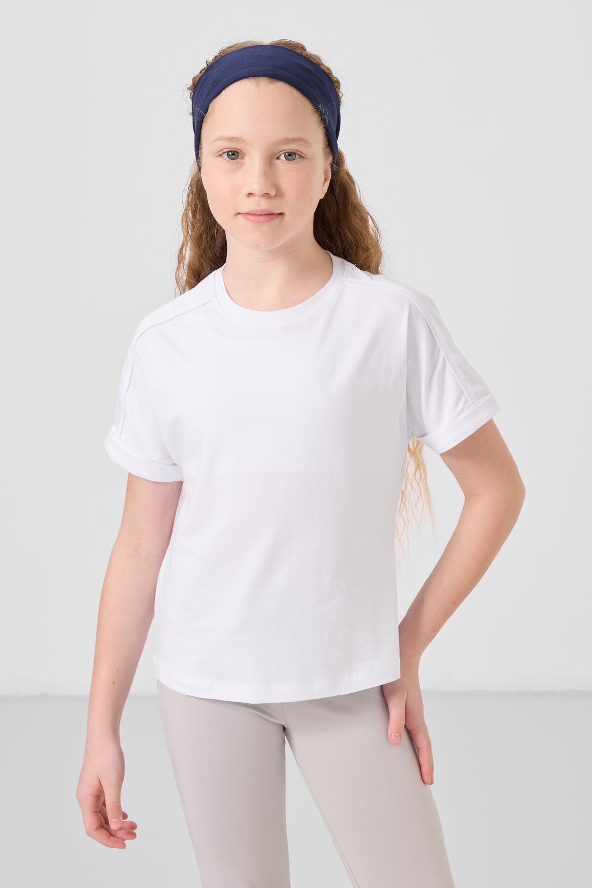 Image of Beyaz Pamuklu O Yaka Oversize Fit Basic Kız Çocuk T-Shirt - 75182