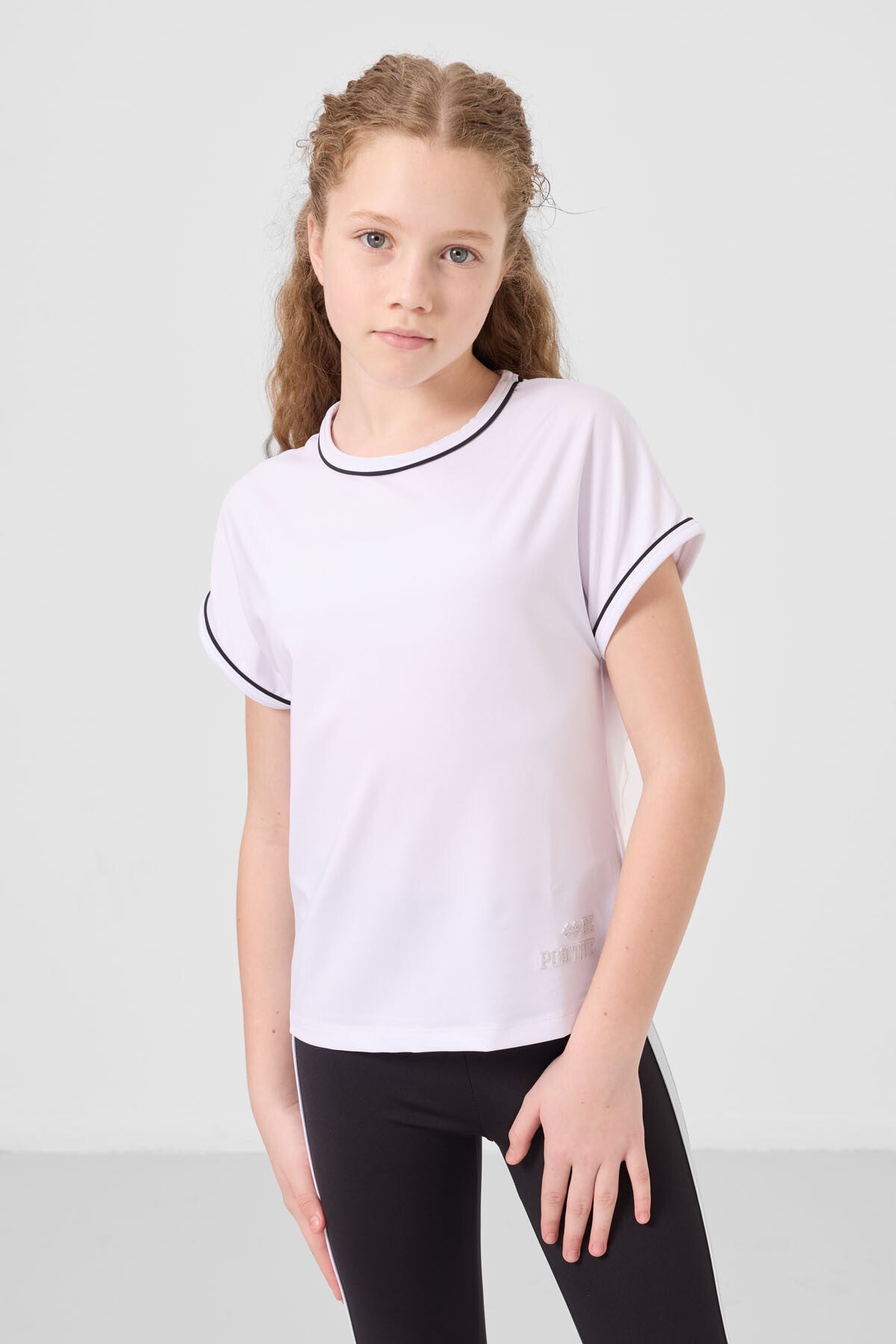 Image of Beyaz-Siyah O Yaka Yan Şerit Detaylı Standart Fit Performans Kız Çocuk Tayt Takım - 75191