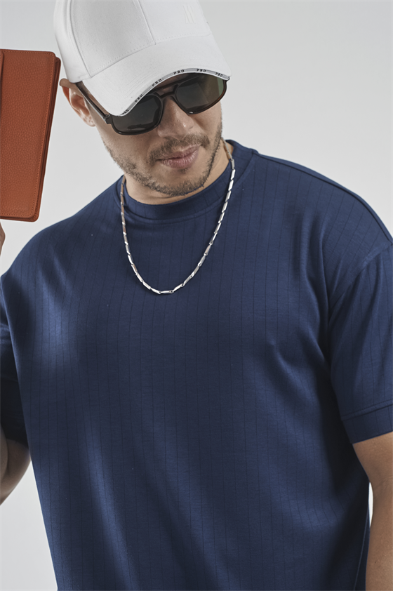 Image of Tricou bărbătesc cu guler rotund și dungi, croială regulată