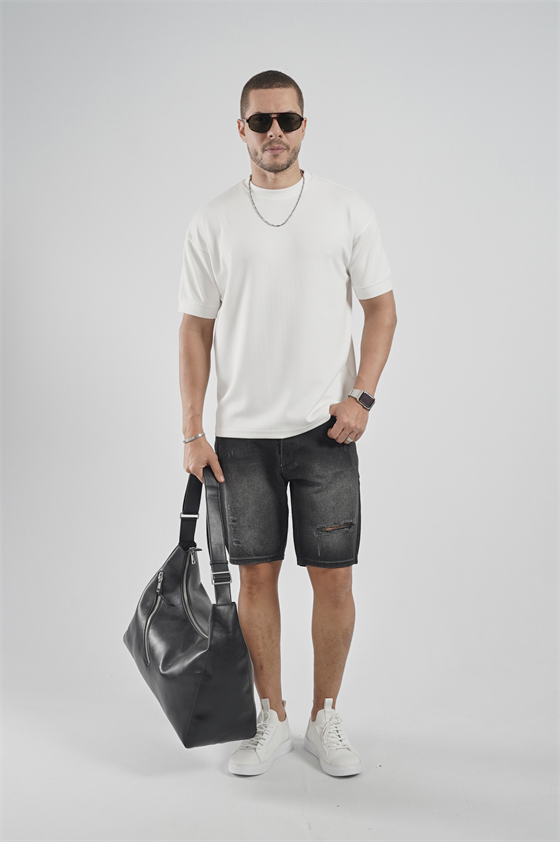 Image of Tricou bărbătesc cu guler rotund și dungi, croială regulată