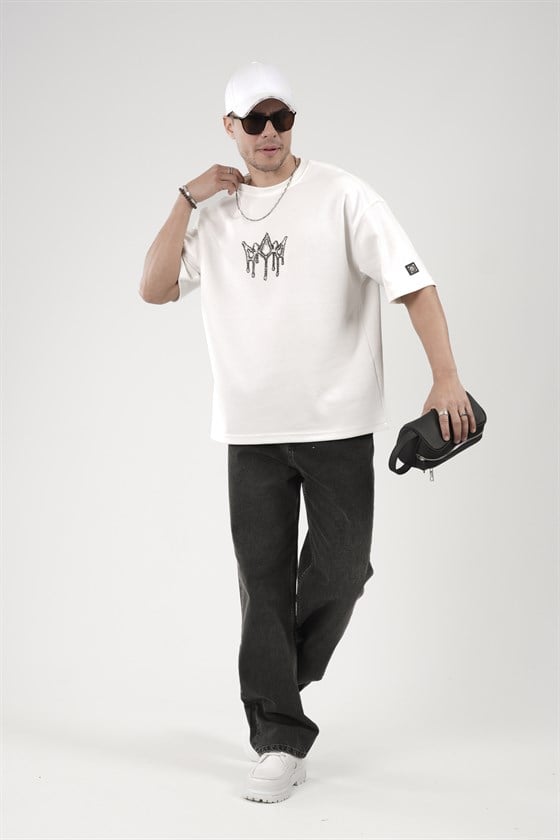 Image of Crew Neck Oversize Men's T-Shirt with Rhinestone Logo Detail