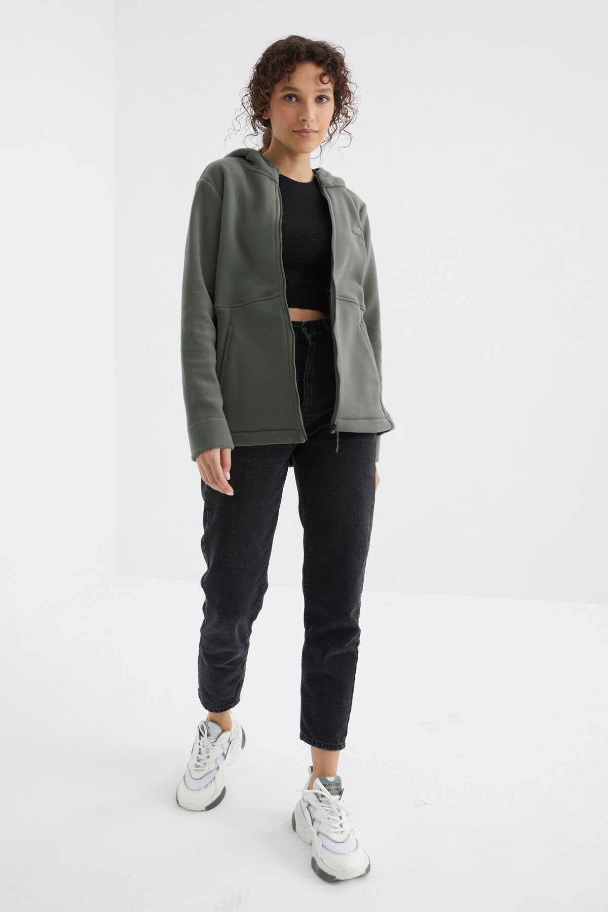 Image of Çağla Kapüşonlu Fermuarlı Rahat Form Kadın Polar Sweatshirt - 97233