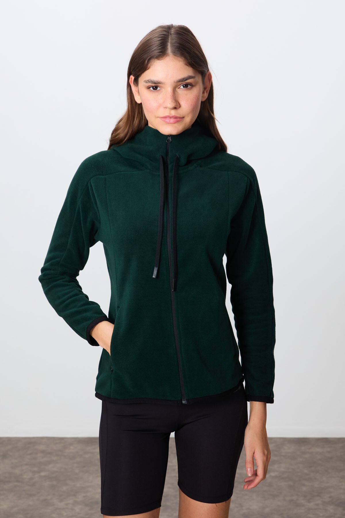 Image of Çam Yeşili Kalın Yumuşak Dokulu Kapüşonlu Standart Fit Nakışlı Polar Kadın Sweatshirt -97287