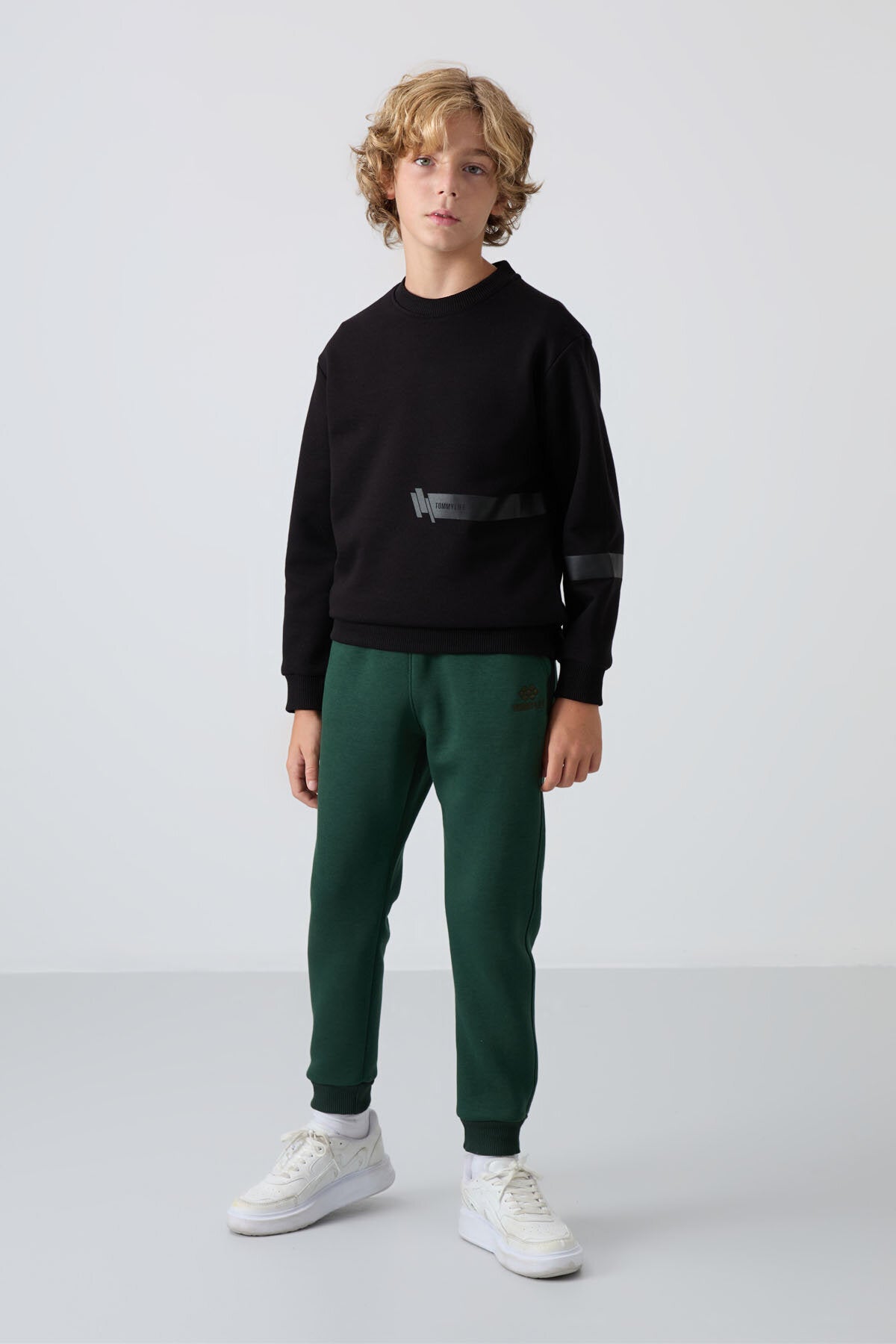 Image of Pine Green Cotton Thick Fleece Lined Standard Fit Embroidered Boys' Sweatpants - 11224