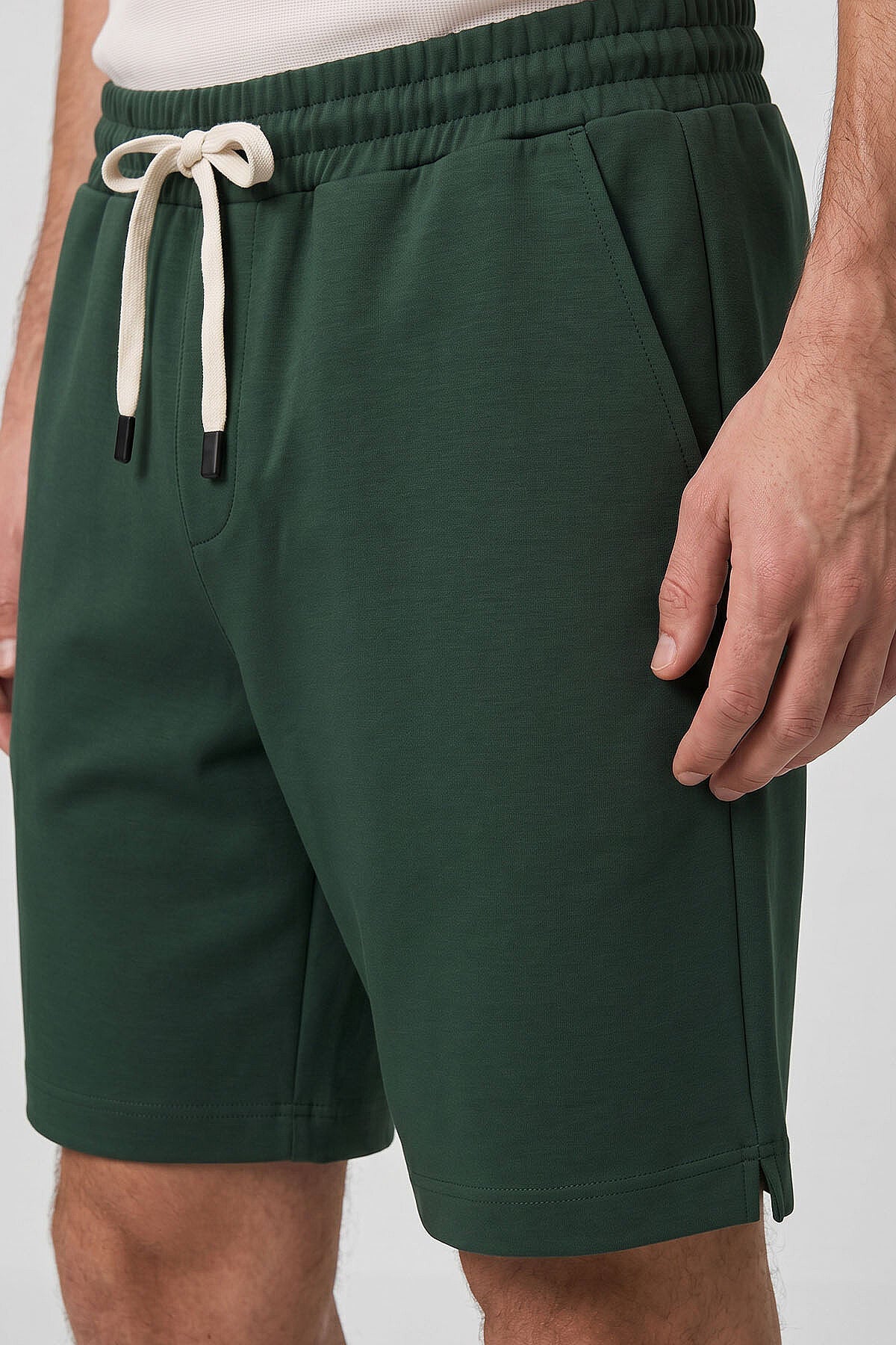Image of Çam Yeşil Standart Fit Basic Arka Cepli Erkek Şort - 81314