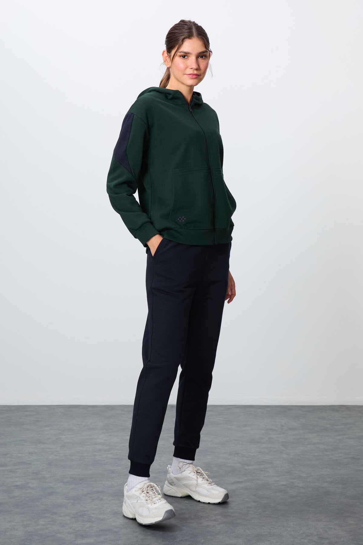 Image of Çam Yeşili-Lacivert Pamuklu Kalın Kapüşonlu Oversize Fit Kadın Eşofman Takım - 95343