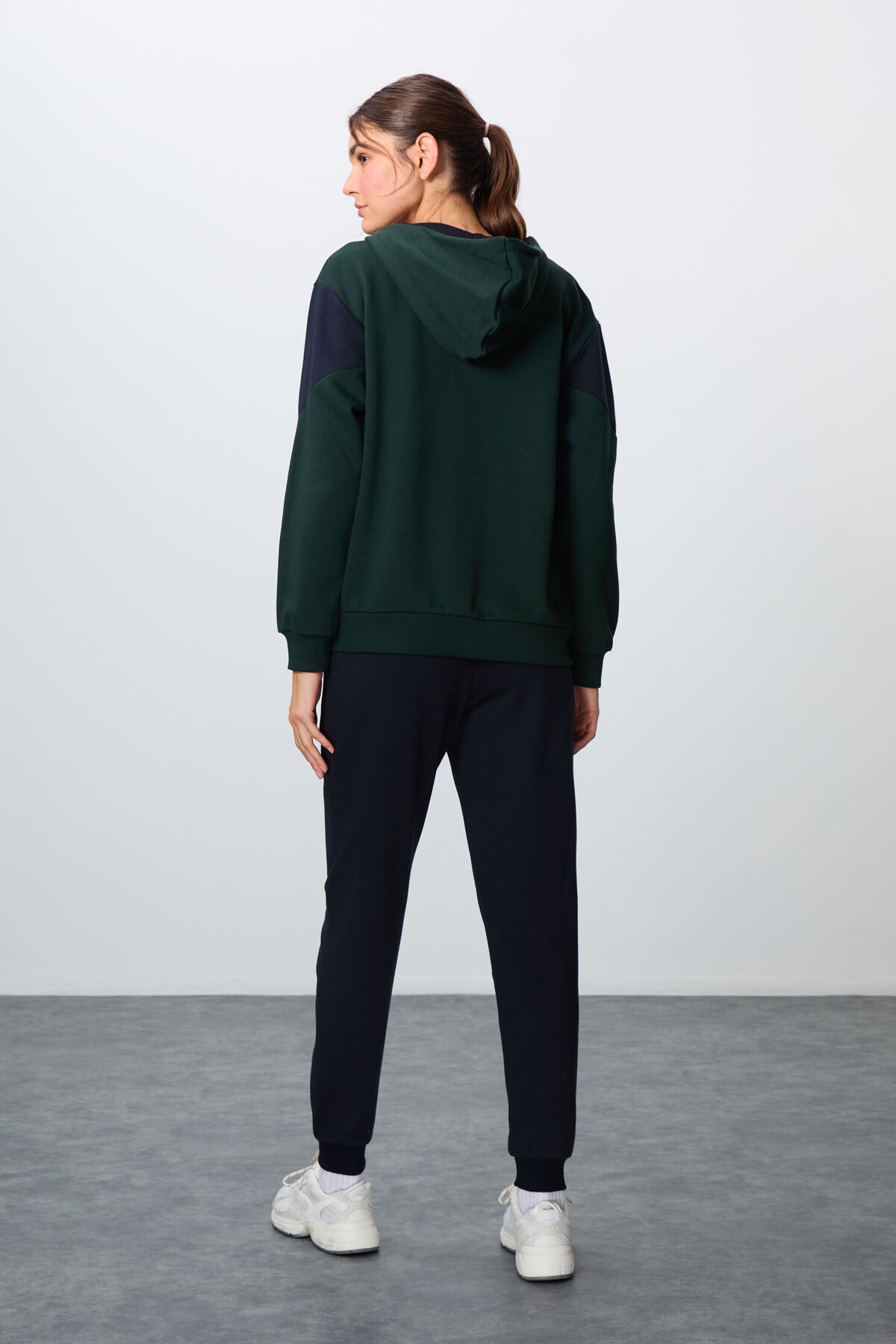 Image of Çam Yeşili-Lacivert Pamuklu Kalın Kapüşonlu Oversize Fit Kadın Eşofman Takım - 95343