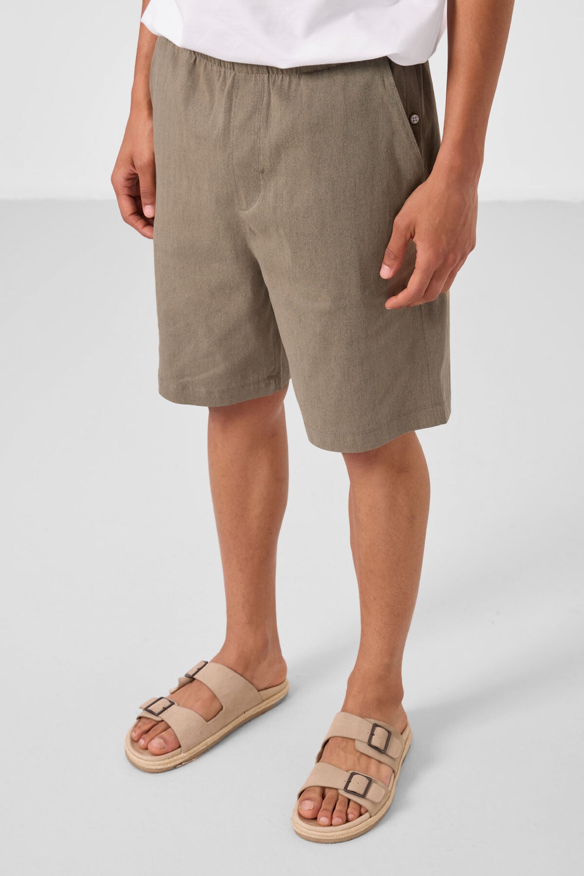 Image of Pantaloni scurți chino elastici ușori, țesuți, cu croială standard, culoare camel, pentru bărbați - 81291