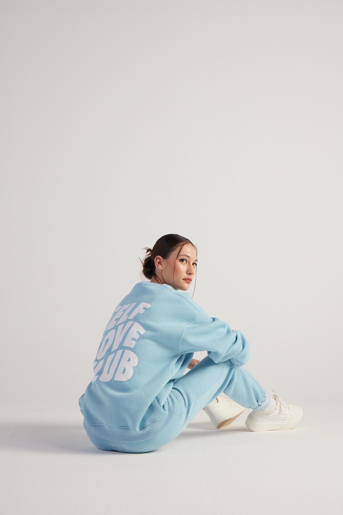 Image of Kadın Mavi Oversize Şardonlu Yazı Baskılı Fluffy Sweatshirt