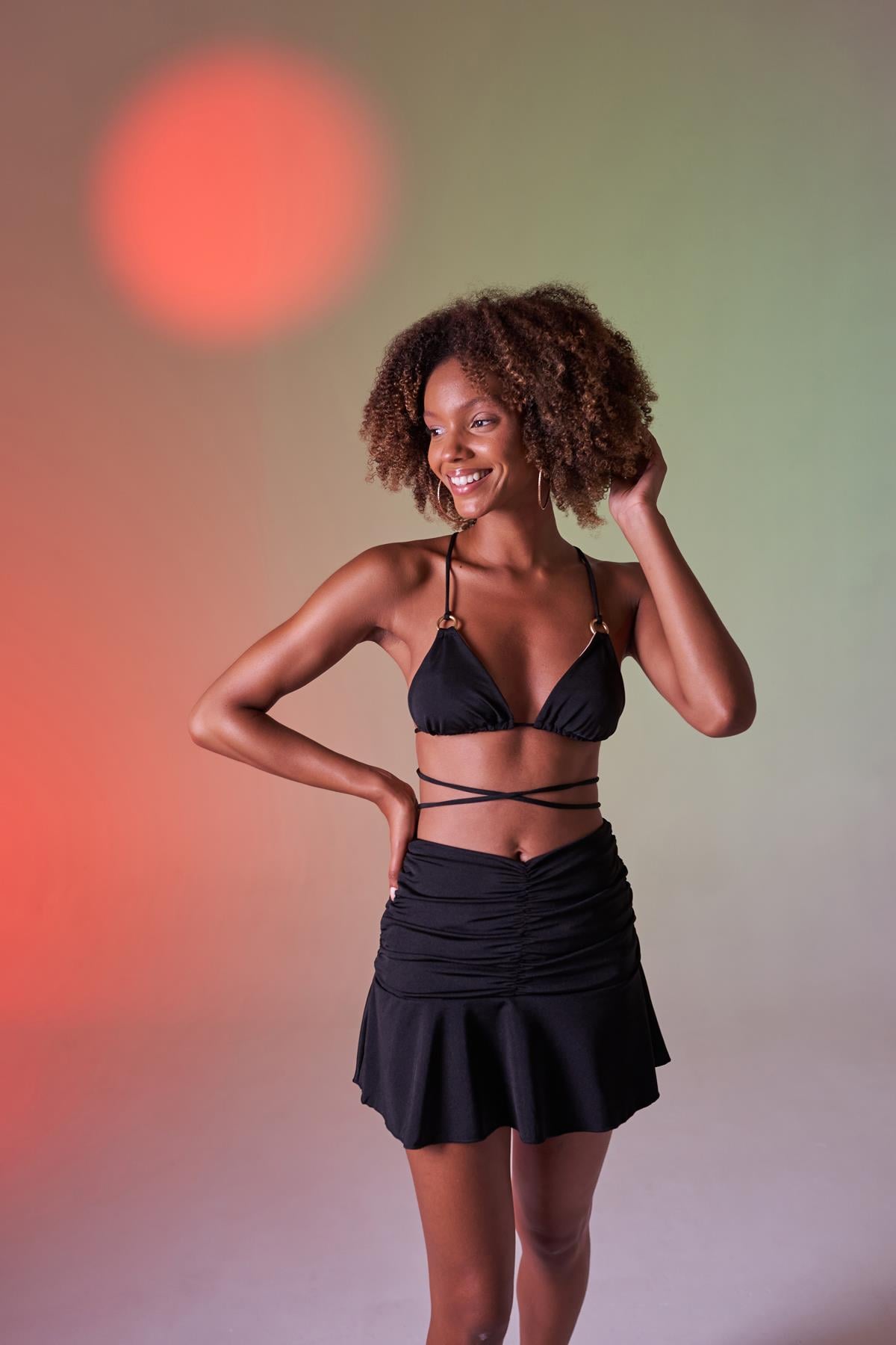 Image of Yüksek Bel Büzgü Detaylı Mini Delphi Etek Siyah