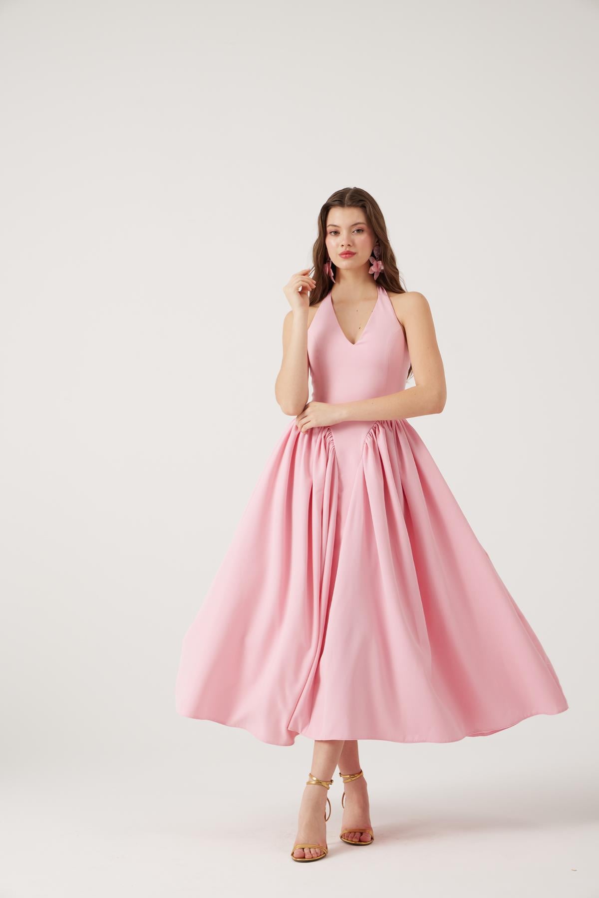 Image of Boyundan Bağlamalı Bele Oturan Uzun Ophelia Elbise Pembe
