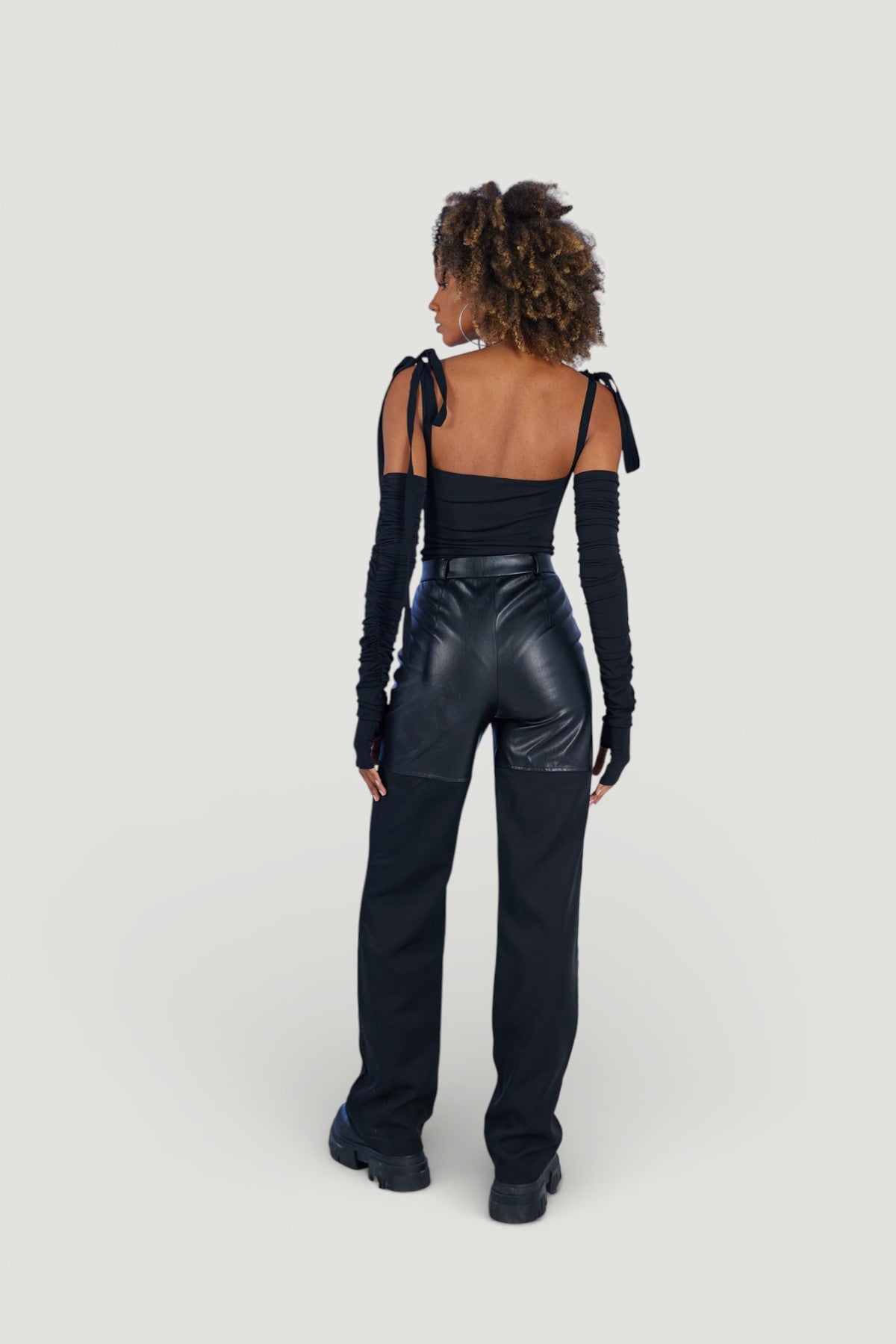 Image of Çıkarılabilir Kollu Fiyonk Bağlamalı Ribbon Bodysuit Siyah