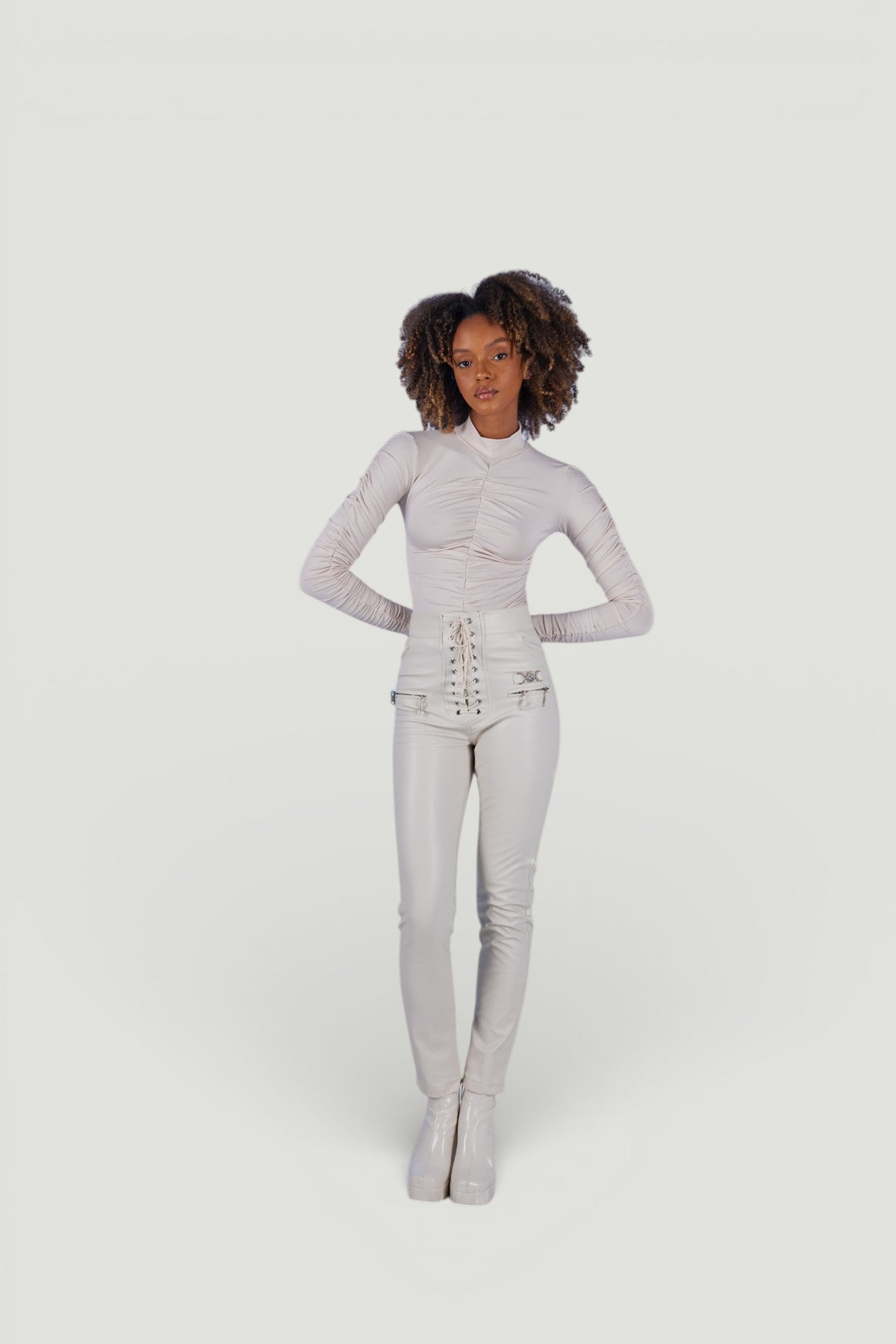 Image of Drape Detaylı Yarım Balıkçı Draped Bluz Ekru