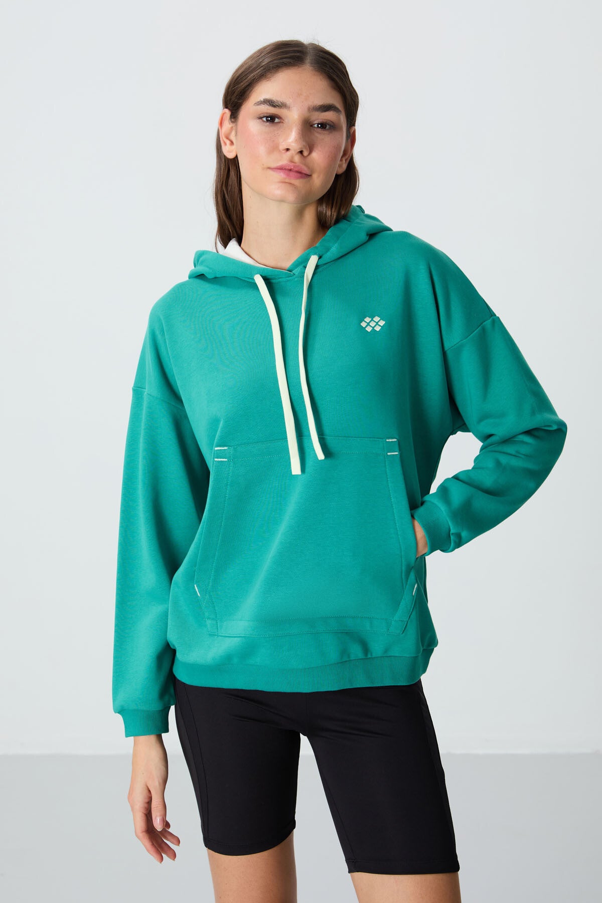 Image of Deniz Yeşili Kompakt Pamuklu Kalın Pürüzsüz Dokulu Kapüşonlu Oversize Fit Kadın Sweatshirt - 97291