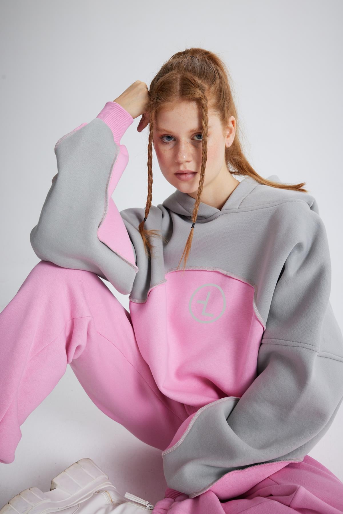 Image of Şardonlu 3 İplik Kumaş Oversize Kapişonlu Revenge Sweatshirt Pembe