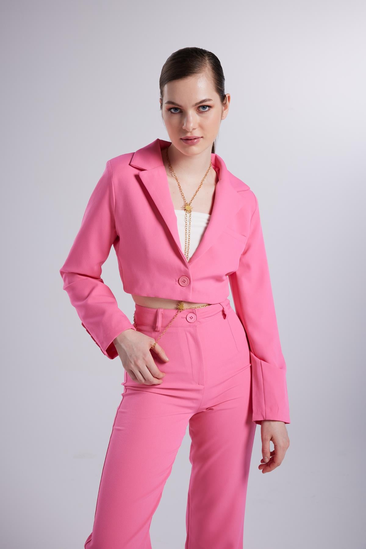 Image of Vatkalı Atlas Kumaş Crop Model Panky Ceket Pembe