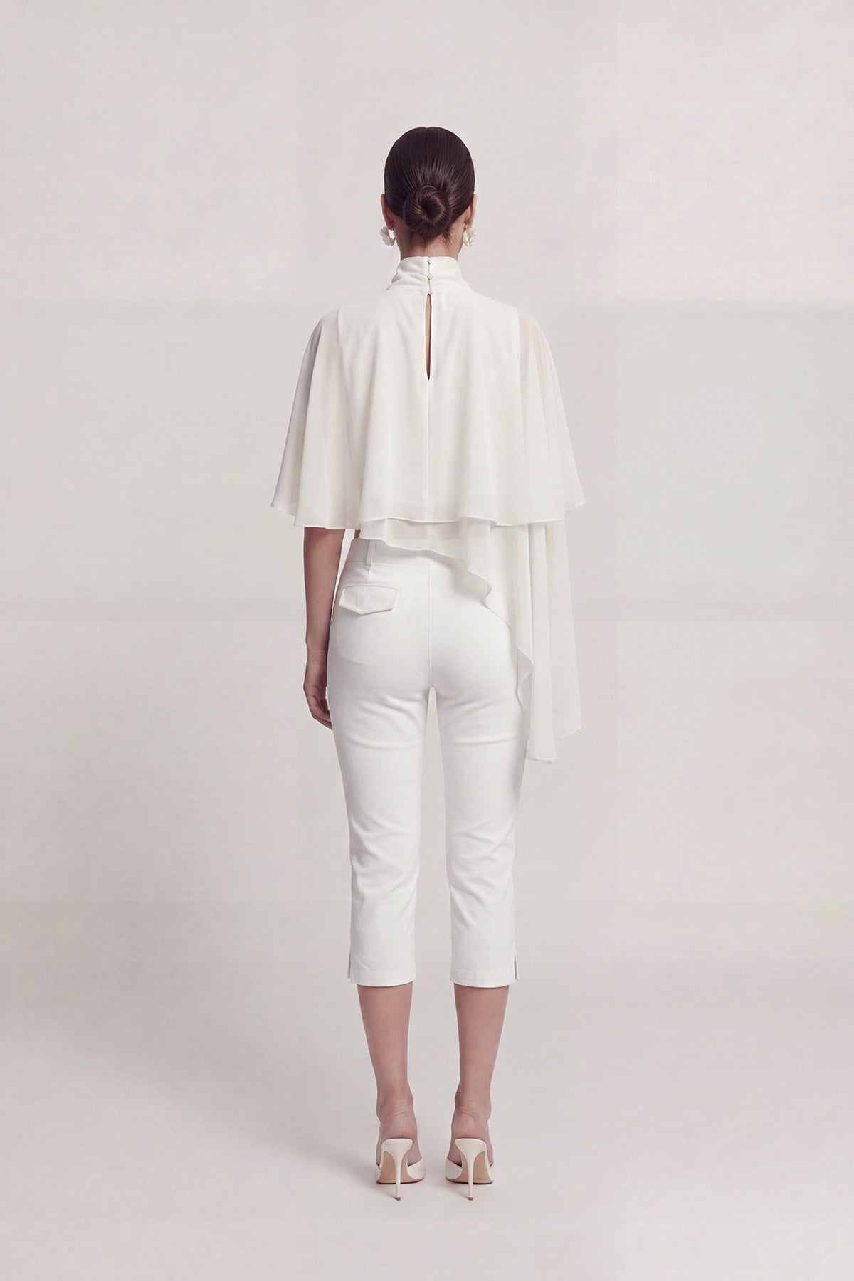 Image of Pelerin Model Bena Bluz Beyaz