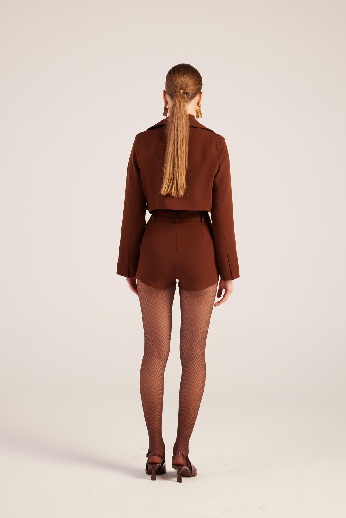Image of Yakası Saten Detaylı Camila Crop Blazer Ceket Kahve