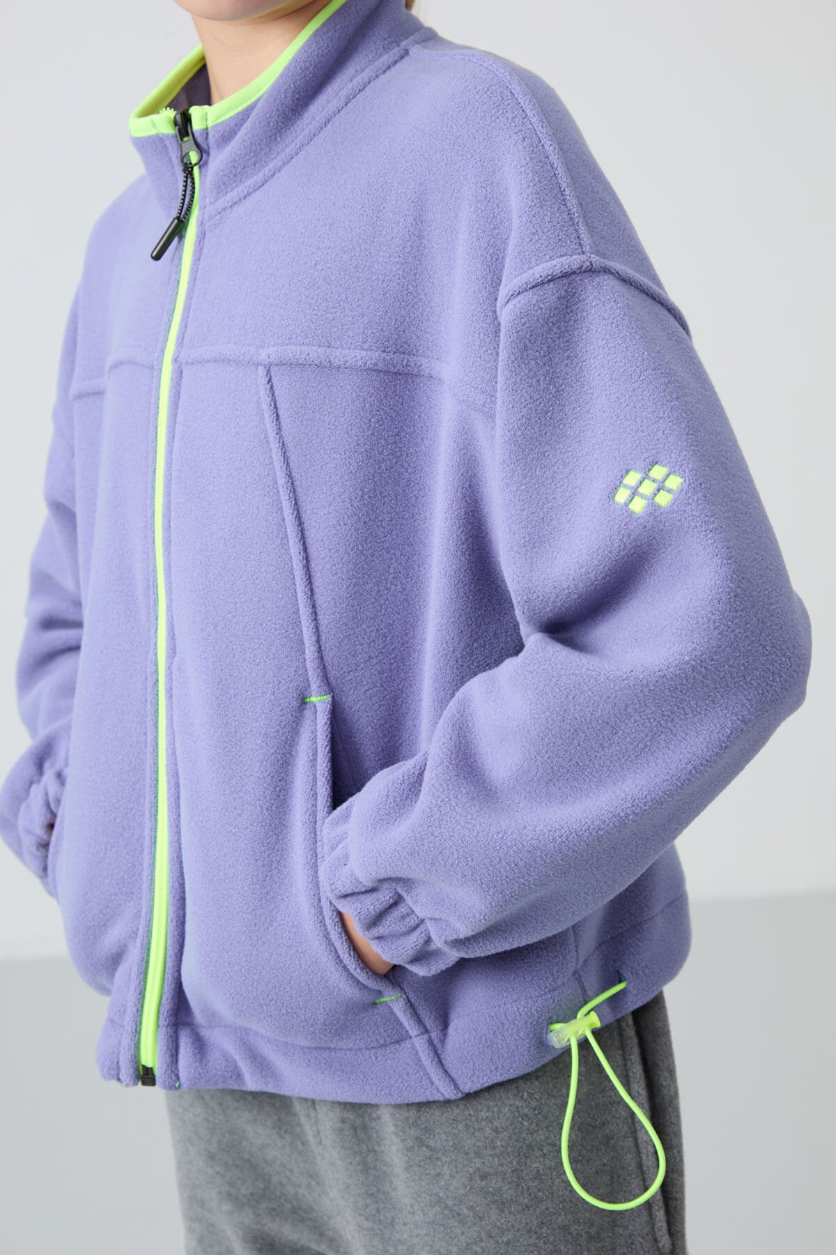 Image of Hanorac mov, gros, moale, texturat, croială standard, brodat, din fleece, pentru fete - 75157