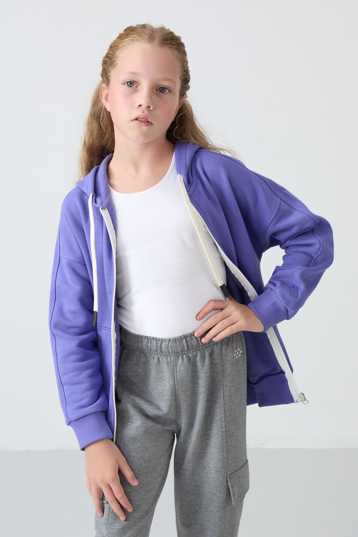 Image of Eflatun Pamuklu İçi Tüylü Yumuşak Dokulu Standart Fit Nakışlı Kız Çocuk Sweatshirt - 75149