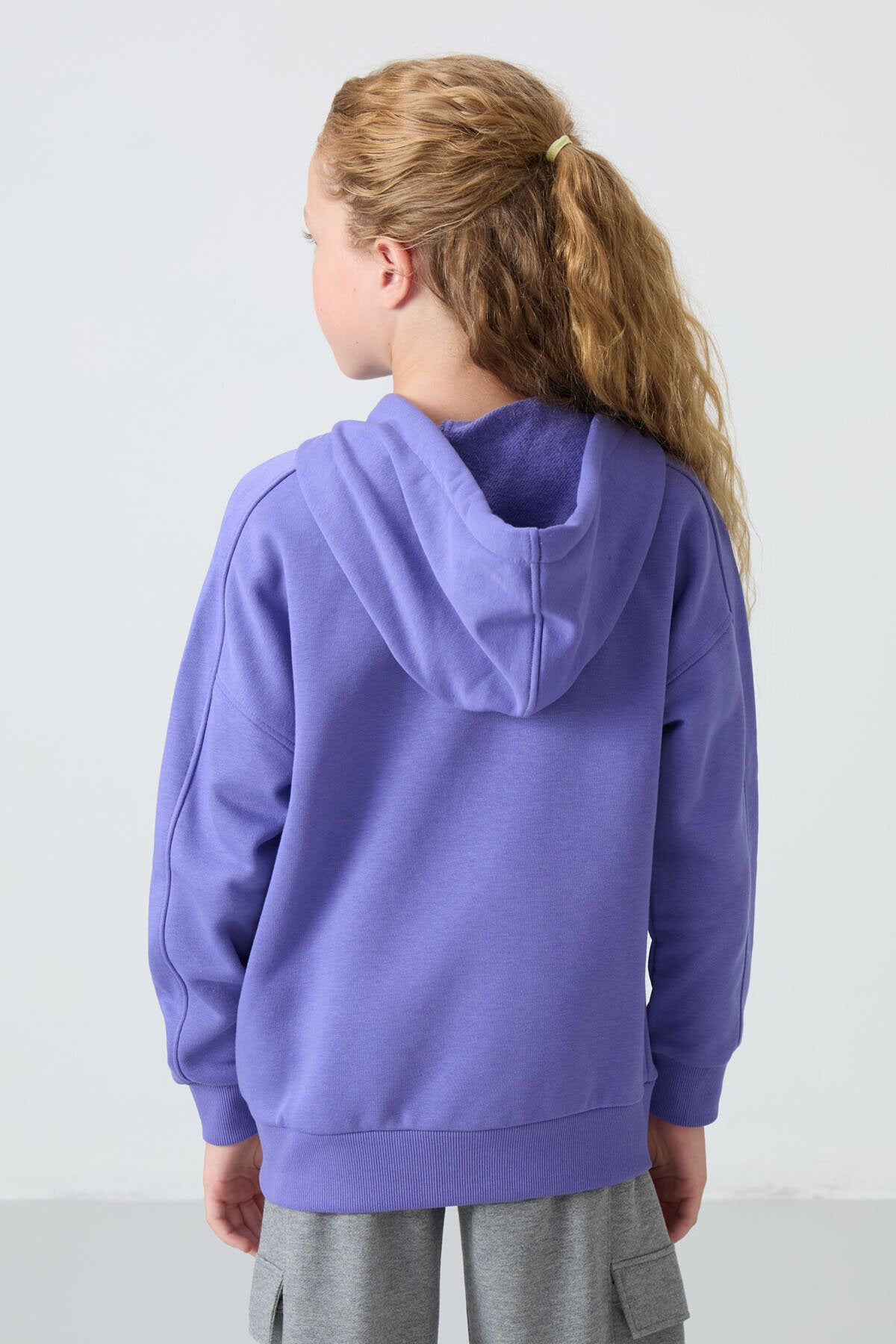Image of Eflatun Pamuklu İçi Tüylü Yumuşak Dokulu Standart Fit Nakışlı Kız Çocuk Sweatshirt - 75149