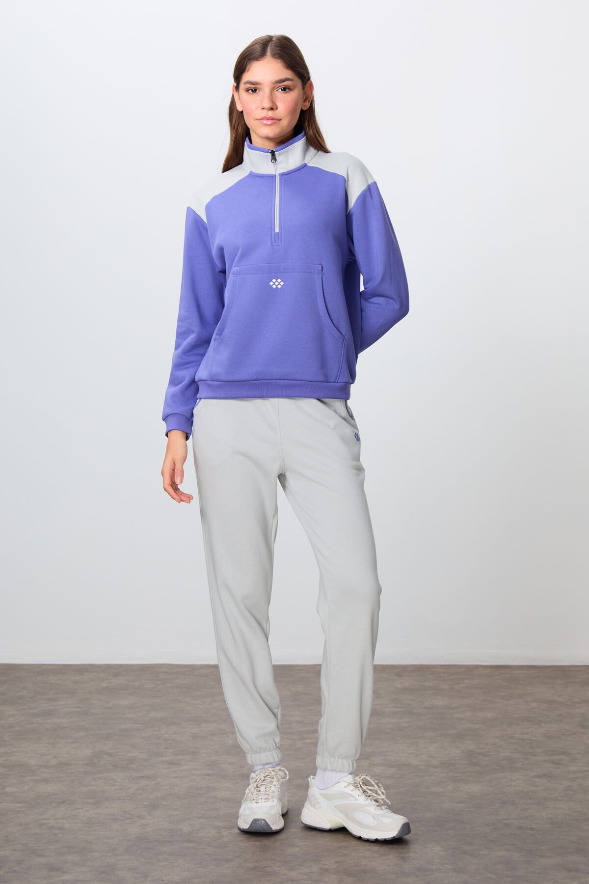 Image of Eflatun-Taş Kompakt Pamuklu Kalın Pürüzsüz Dokulu Dik Yaka Oversize Fit Kadın Eşofman Takım - 95342
