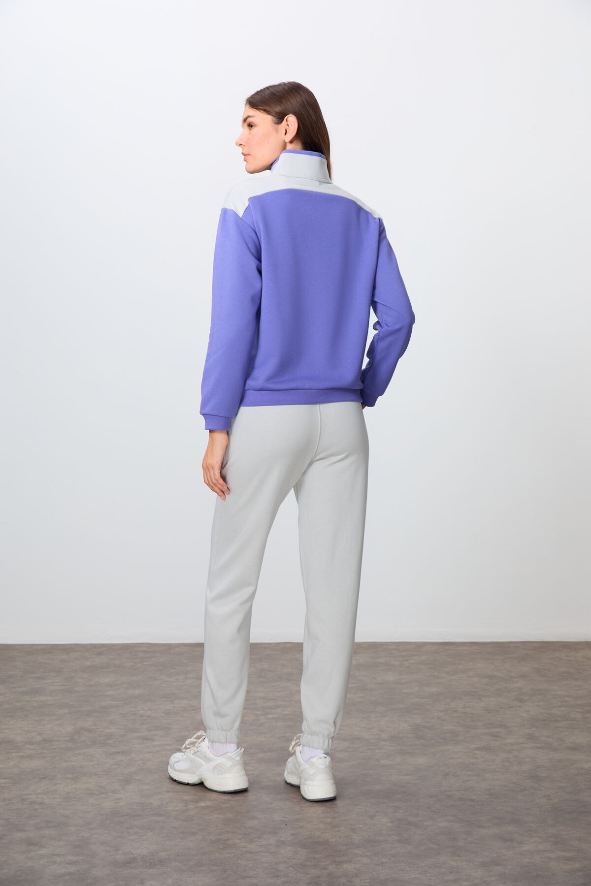 Image of Eflatun-Taş Kompakt Pamuklu Kalın Pürüzsüz Dokulu Dik Yaka Oversize Fit Kadın Eşofman Takım - 95342
