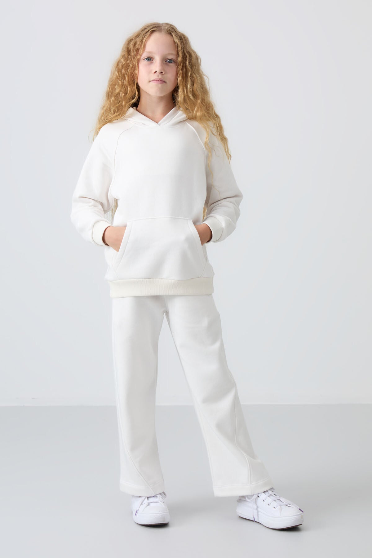 Image of Ekru Pamuklu İçi Tüylü Yumuşak Dokulu Standart Fit Nakışlı Kız Çocuk Eşofman Takım - 75162