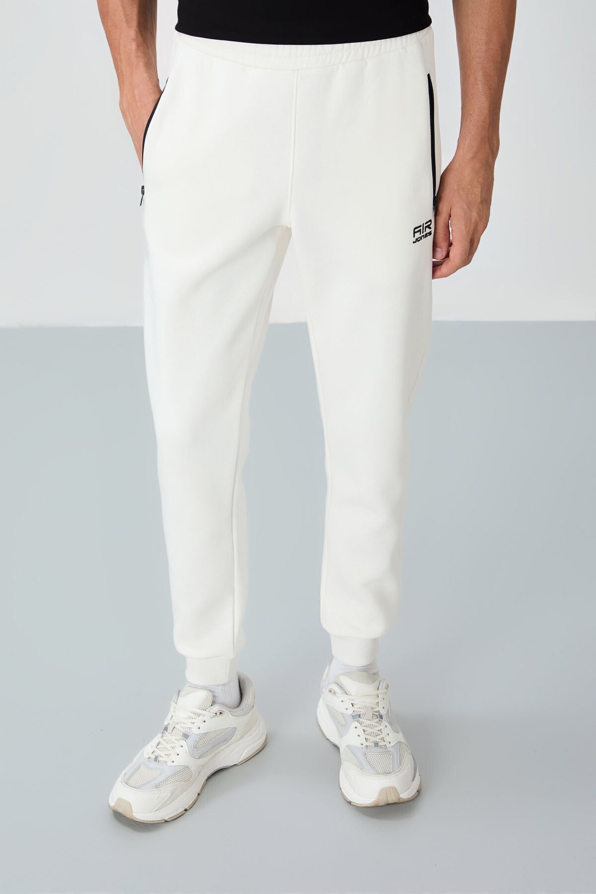 Image of Pantaloni de trening pentru bărbați, din fleece, cu buzunare, Cesar Ecru - 84929