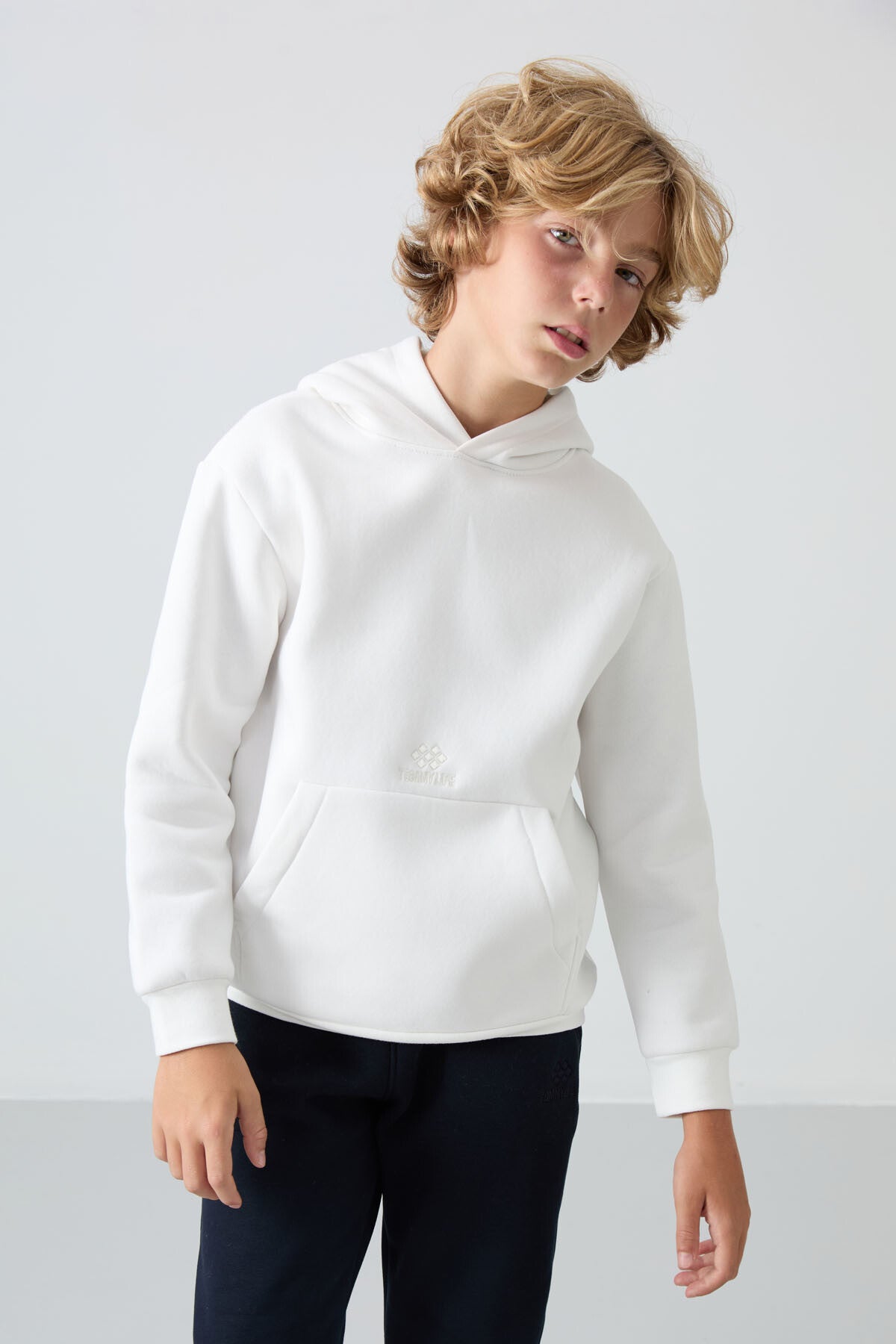 Image of Ekru Pamuklu Kalın İçi Tüylü Yumuşak Dokulu Standart Fit Baskılı Erkek Çocuk Sweatshirt - 11215