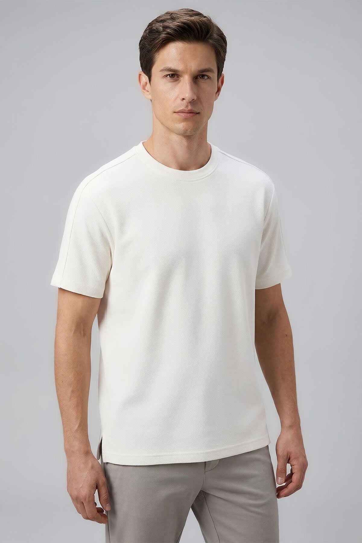 Image of Tricou bărbătesc alb-gălbui, croială confortabilă, flexibil, respirabil - 88495